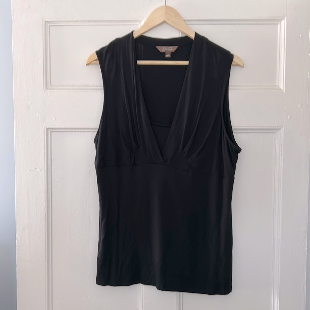 Sleeveless top, empire waist, black size large